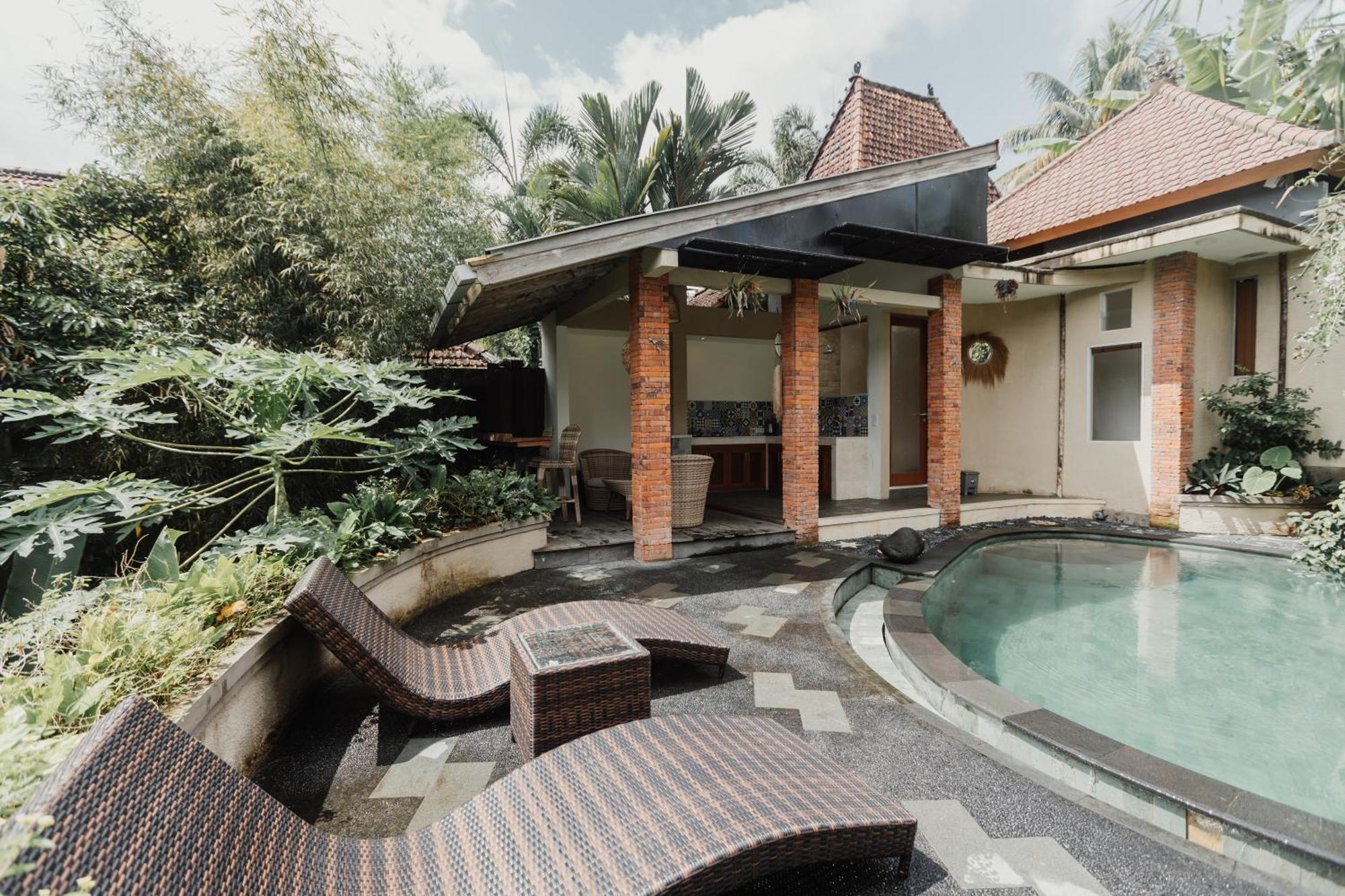 The Iyang Ubud Hotel Exterior photo