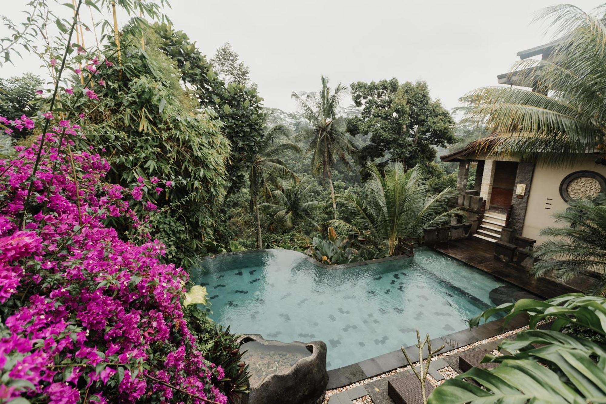 The Iyang Ubud Hotel Exterior photo