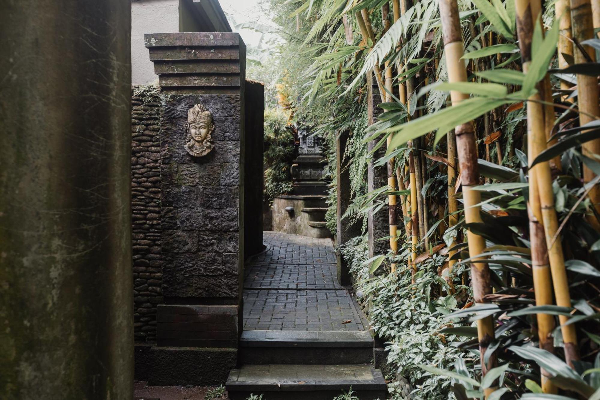 The Iyang Ubud Hotel Exterior photo